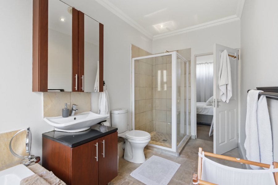 4 Bedroom Property for Sale in Harbour Island Western Cape